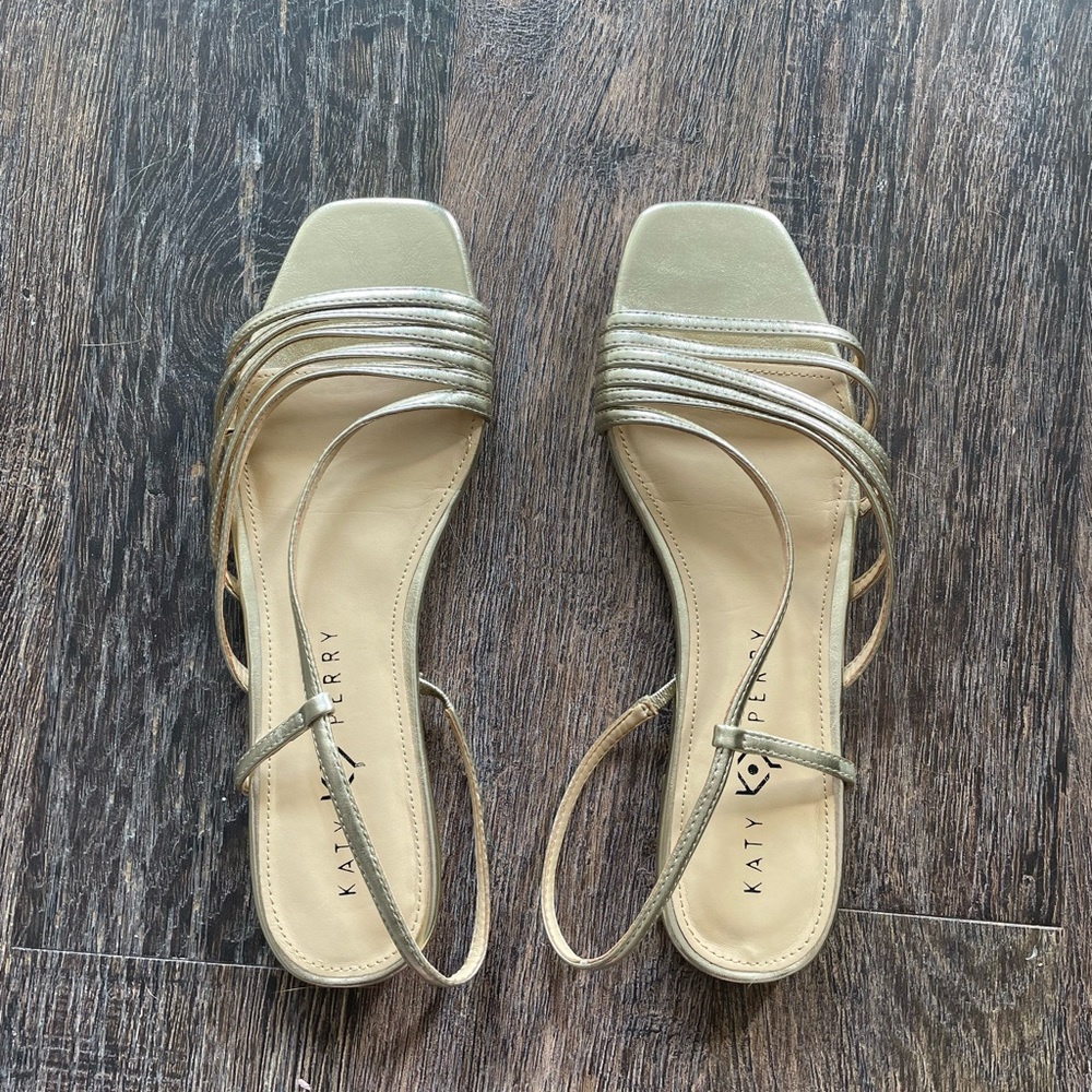 Katy Perry Size 9 Gold Slides